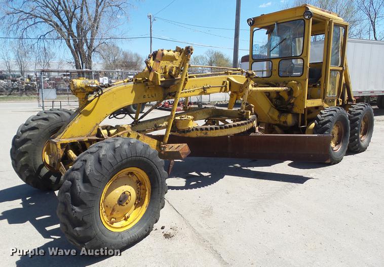 image for item EM9161 1966 Allis Chalmers M100B motor grader