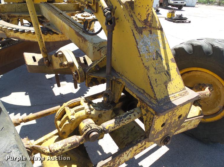 image for item EM9161 1966 Allis Chalmers M100B motor grader