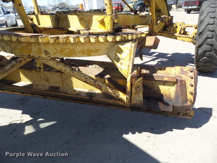 image for item EM9161 1966 Allis Chalmers M100B motor grader