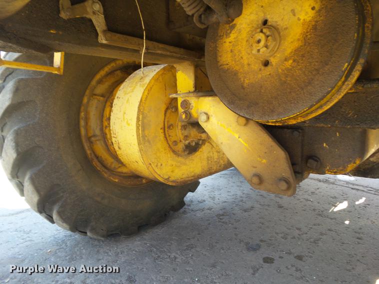 image for item EM9161 1966 Allis Chalmers M100B motor grader