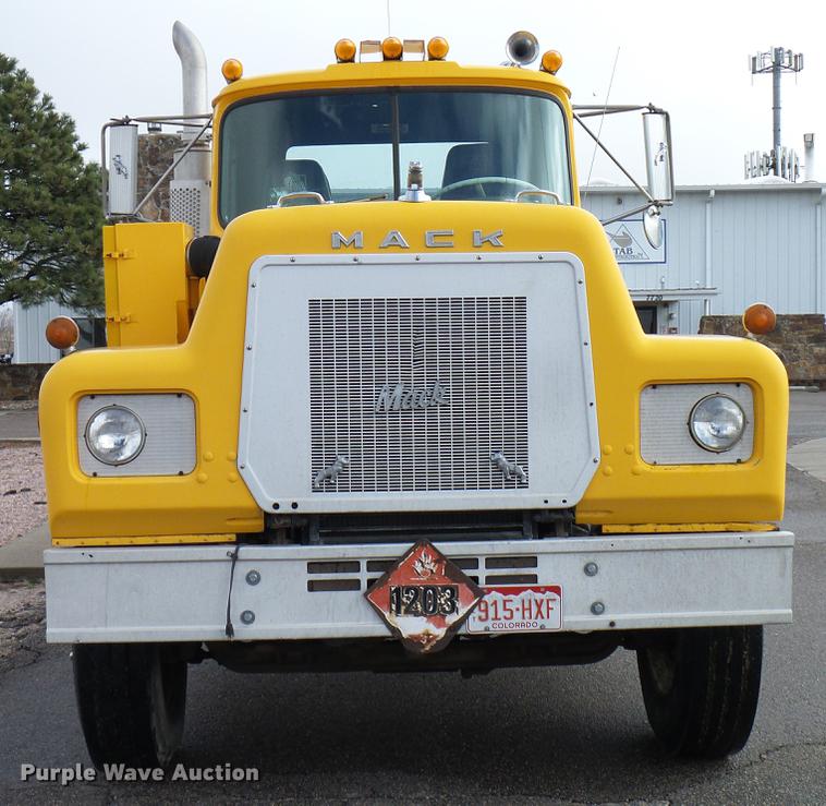 image for item EP9621 1971 Mack RS700L truck cab and chassis