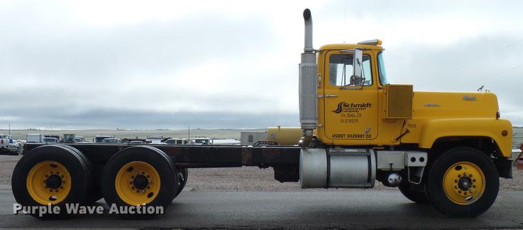 image for item EP9621 1971 Mack RS700L truck cab and chassis