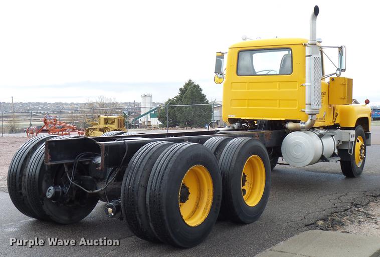 image for item EP9621 1971 Mack RS700L truck cab and chassis
