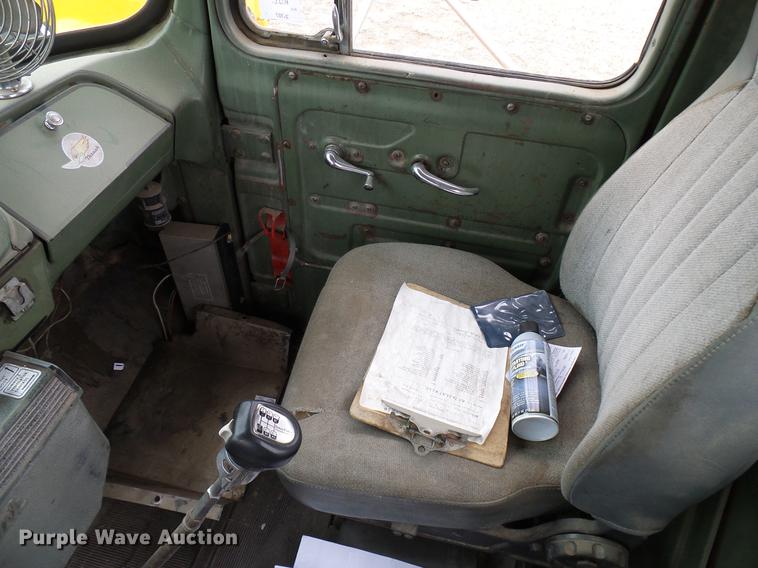 image for item EP9621 1971 Mack RS700L truck cab and chassis