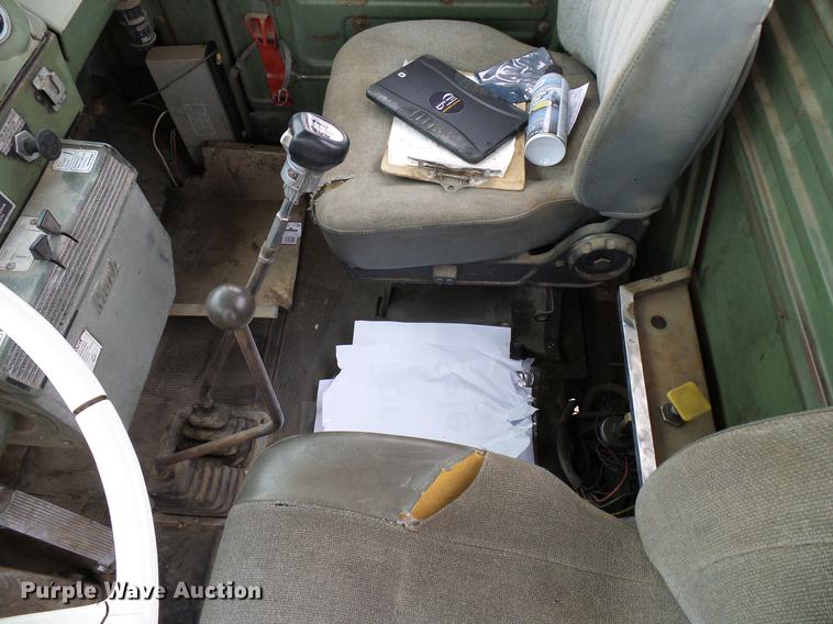 image for item EP9621 1971 Mack RS700L truck cab and chassis