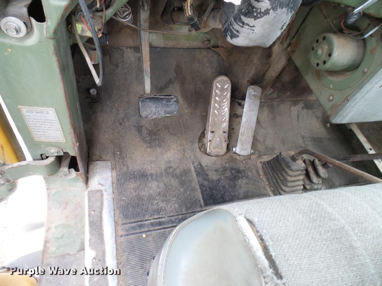 image for item EP9621 1971 Mack RS700L truck cab and chassis