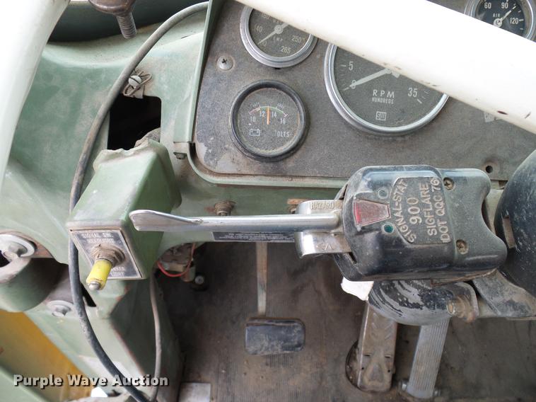 image for item EP9621 1971 Mack RS700L truck cab and chassis