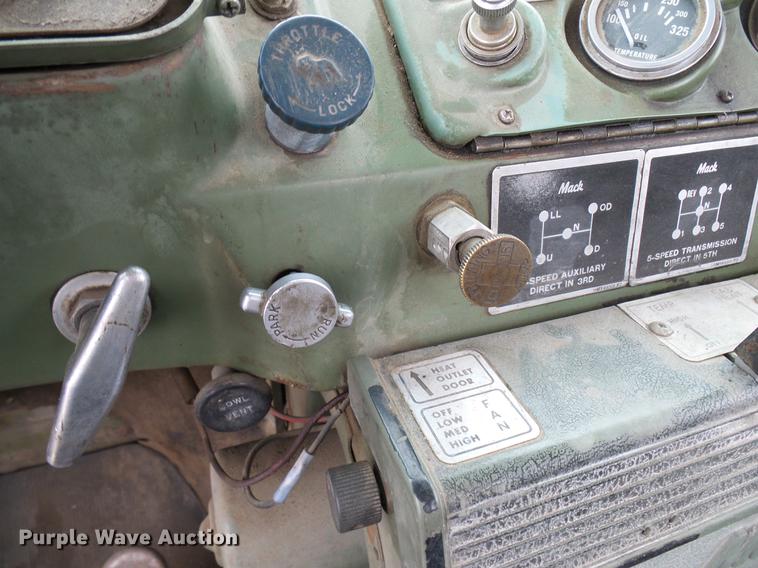 image for item EP9621 1971 Mack RS700L truck cab and chassis