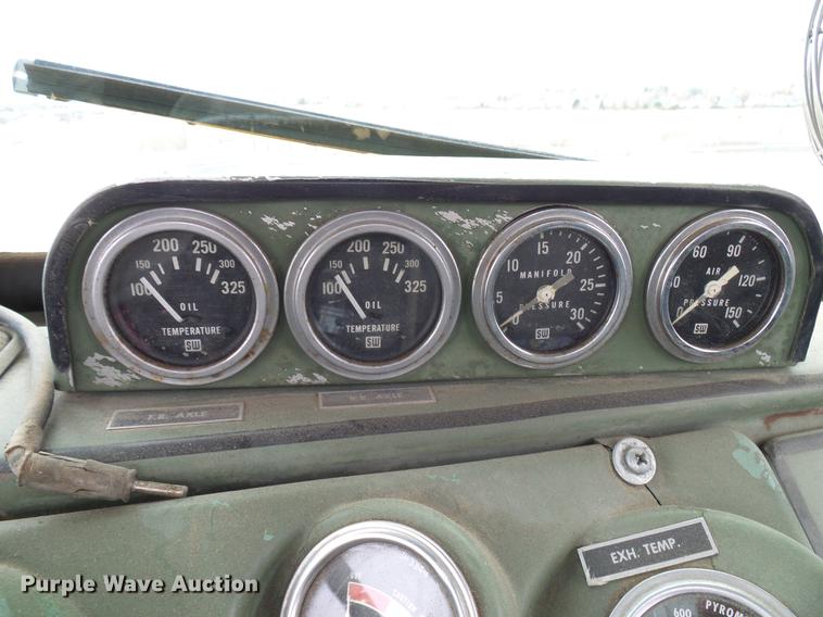 image for item EP9621 1971 Mack RS700L truck cab and chassis