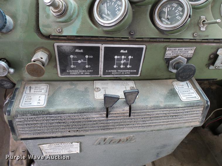 image for item EP9621 1971 Mack RS700L truck cab and chassis