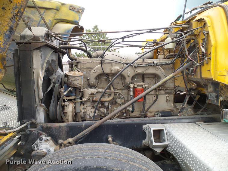 image for item EP9621 1971 Mack RS700L truck cab and chassis