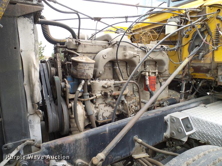 image for item EP9621 1971 Mack RS700L truck cab and chassis