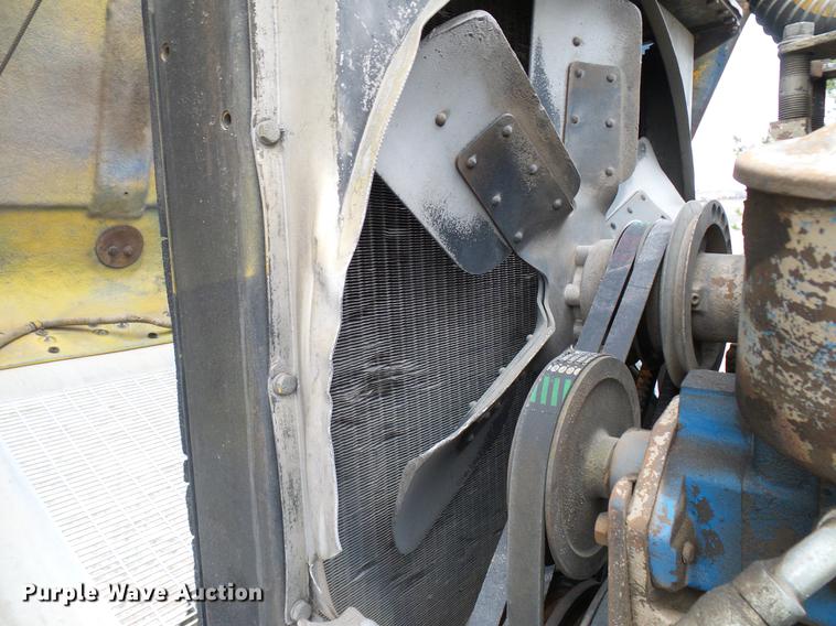 image for item EP9621 1971 Mack RS700L truck cab and chassis