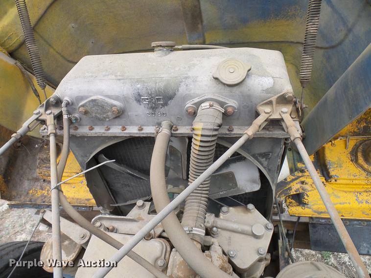 image for item EP9621 1971 Mack RS700L truck cab and chassis