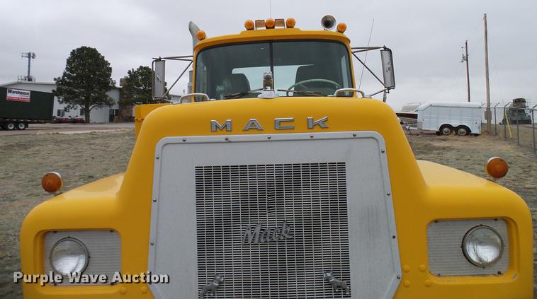 image for item EP9621 1971 Mack RS700L truck cab and chassis