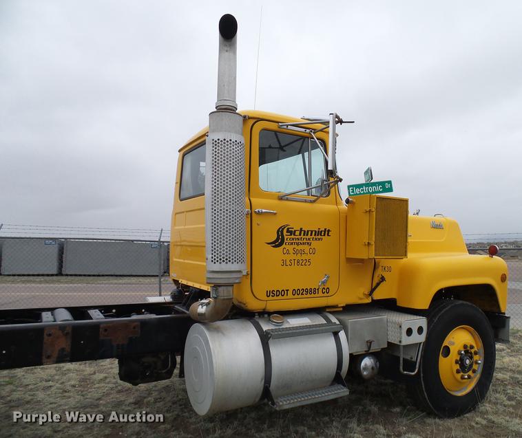 image for item EP9621 1971 Mack RS700L truck cab and chassis