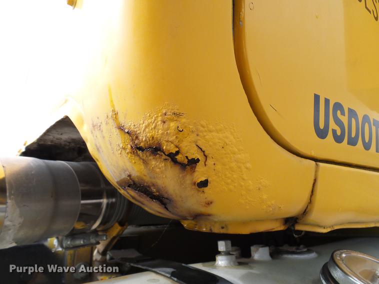 image for item EP9621 1971 Mack RS700L truck cab and chassis