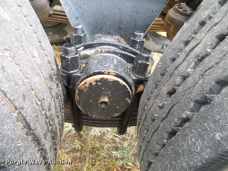 image for item EP9621 1971 Mack RS700L truck cab and chassis