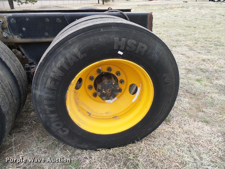 image for item EP9621 1971 Mack RS700L truck cab and chassis