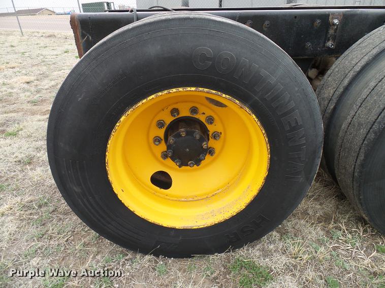 image for item EP9621 1971 Mack RS700L truck cab and chassis