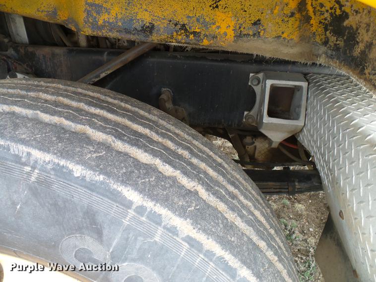 image for item EP9621 1971 Mack RS700L truck cab and chassis