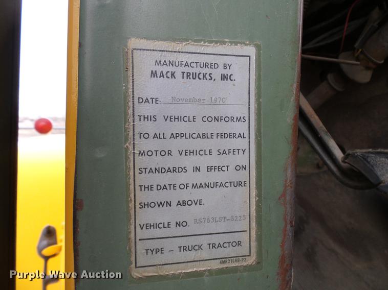 image for item EP9621 1971 Mack RS700L truck cab and chassis