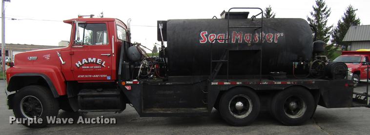 image for item EU9613 1990 Ford LT8000 seal coat truck