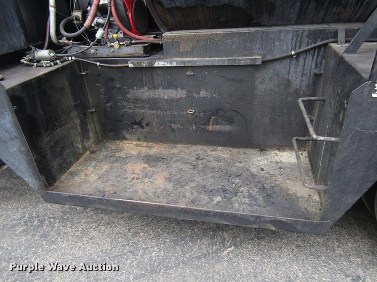 image for item EU9613 1990 Ford LT8000 seal coat truck