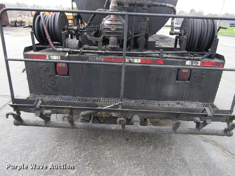 image for item EU9613 1990 Ford LT8000 seal coat truck