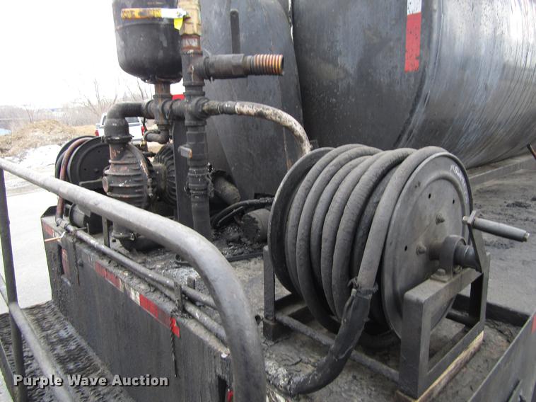 image for item EU9613 1990 Ford LT8000 seal coat truck