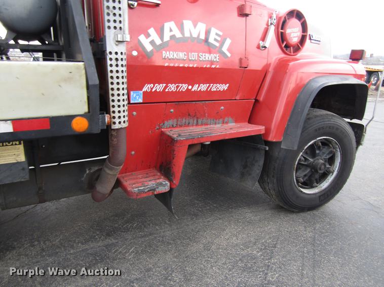 image for item EU9613 1990 Ford LT8000 seal coat truck