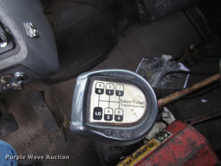 image for item EU9613 1990 Ford LT8000 seal coat truck