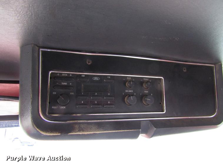 image for item EU9613 1990 Ford LT8000 seal coat truck