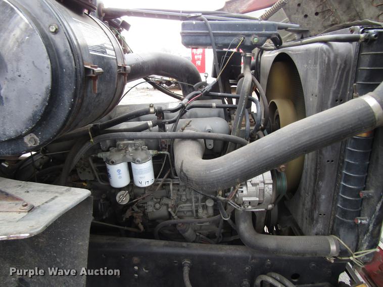 image for item EU9613 1990 Ford LT8000 seal coat truck