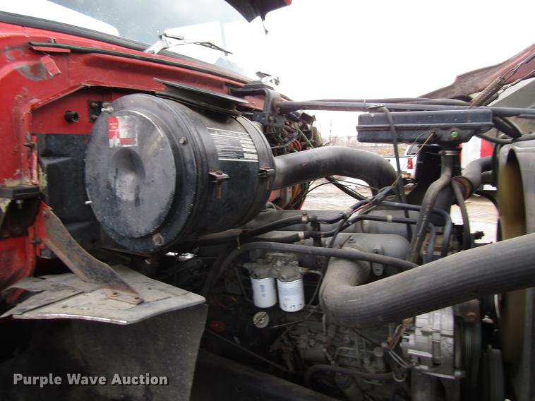 image for item EU9613 1990 Ford LT8000 seal coat truck