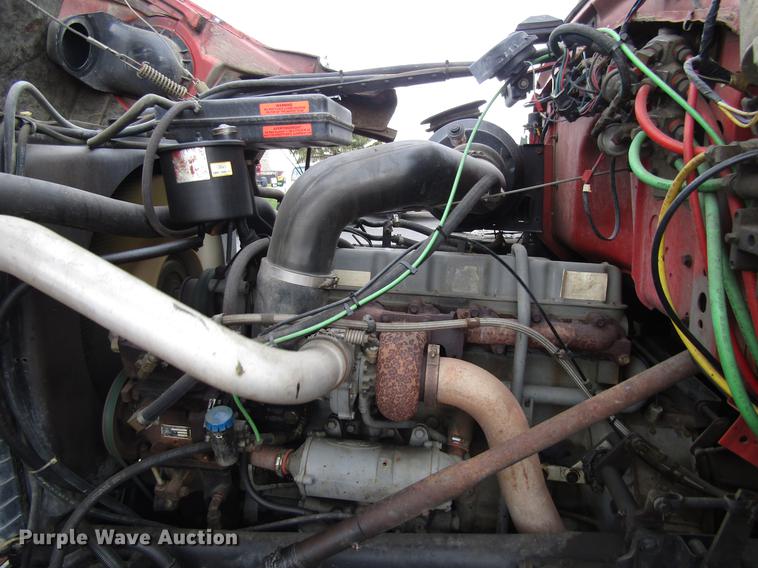 image for item EU9613 1990 Ford LT8000 seal coat truck