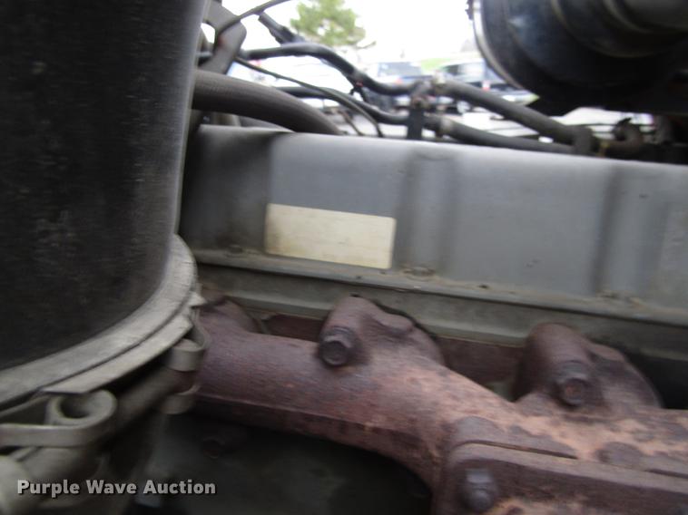 image for item EU9613 1990 Ford LT8000 seal coat truck