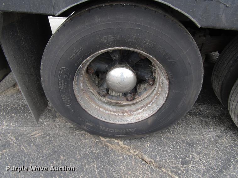 image for item EU9613 1990 Ford LT8000 seal coat truck