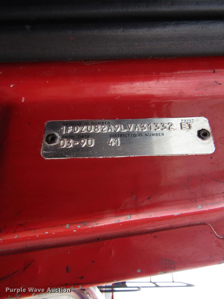 image for item EU9613 1990 Ford LT8000 seal coat truck