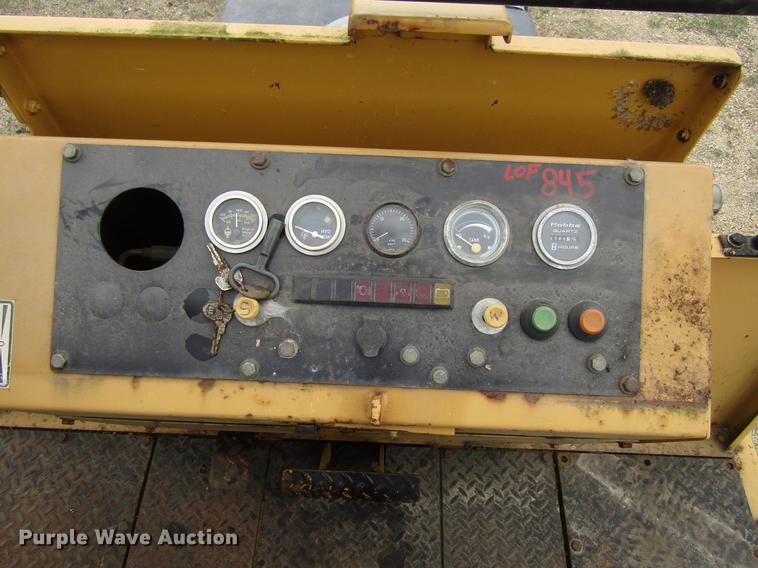 image for item EU9614 Bomag BW12R pneumatic roller