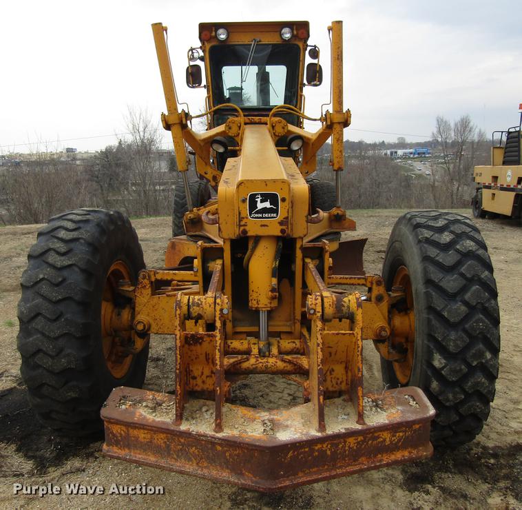 image for item EU9615 1985 John Deere 770AH motor grader