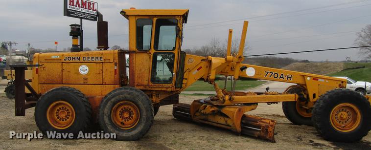 image for item EU9615 1985 John Deere 770AH motor grader