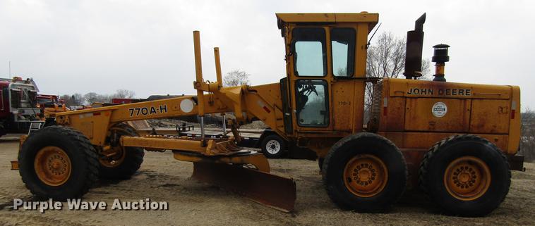 image for item EU9615 1985 John Deere 770AH motor grader