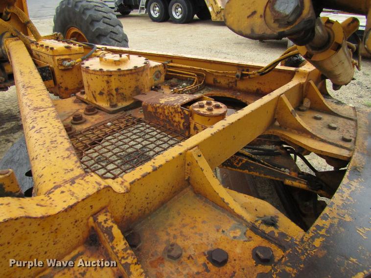 image for item EU9615 1985 John Deere 770AH motor grader