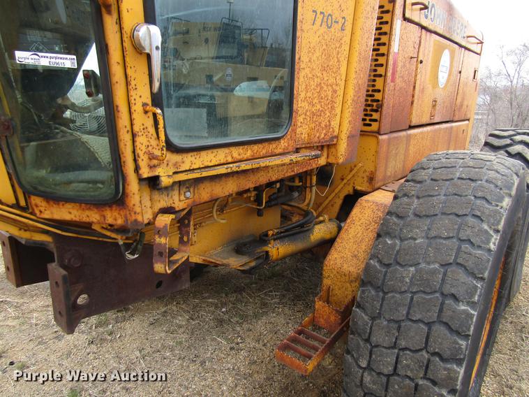 image for item EU9615 1985 John Deere 770AH motor grader