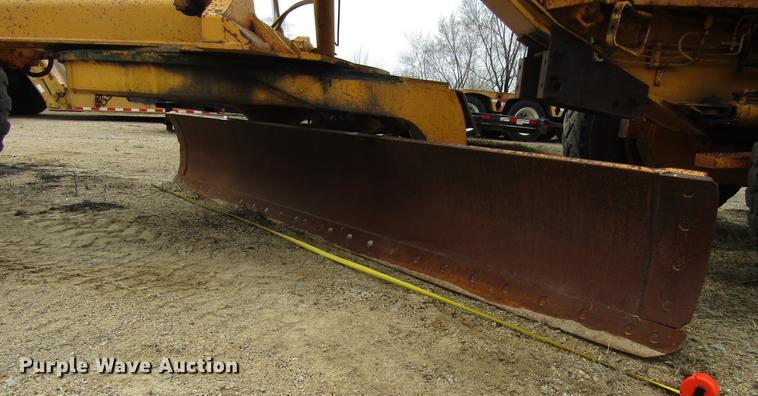 image for item EU9615 1985 John Deere 770AH motor grader