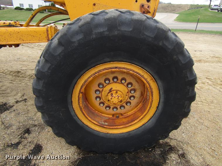 image for item EU9615 1985 John Deere 770AH motor grader