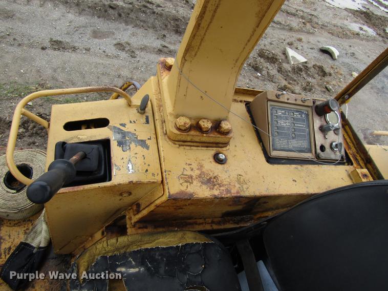 image for item EU9627 1982 Caterpillar 963 LGP track loader