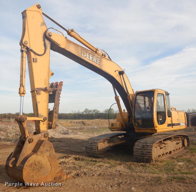 image for item FH9252 1997 John Deere 200LC excavator