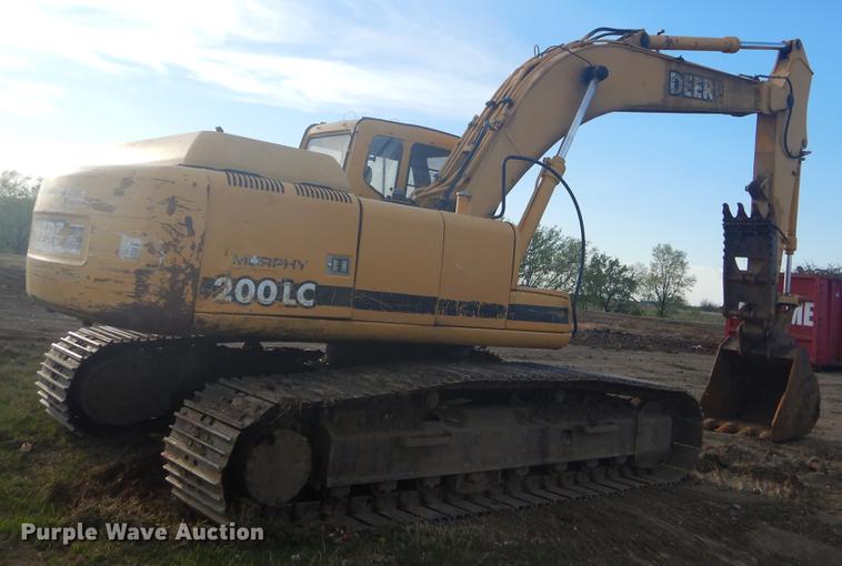 image for item FH9252 1997 John Deere 200LC excavator